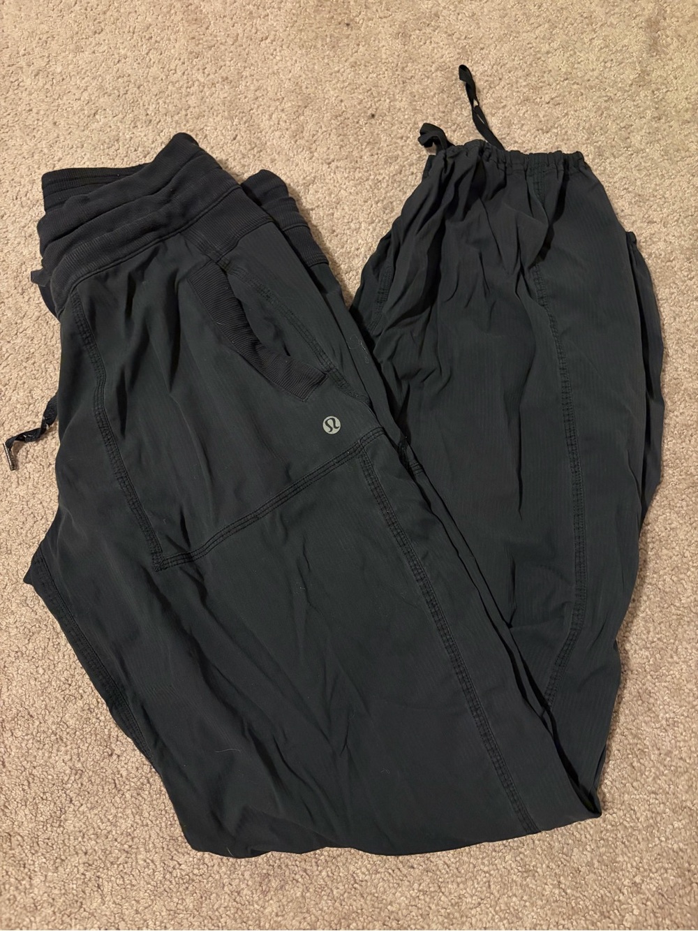 🍁 LULULEMON - Size 8 Dance Studio Pants